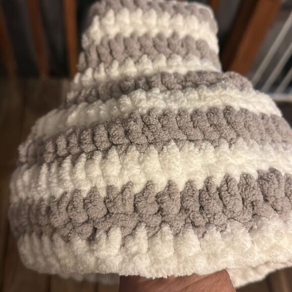 5 for $25 Knitted kids long toboggan - Picture 7 of 8